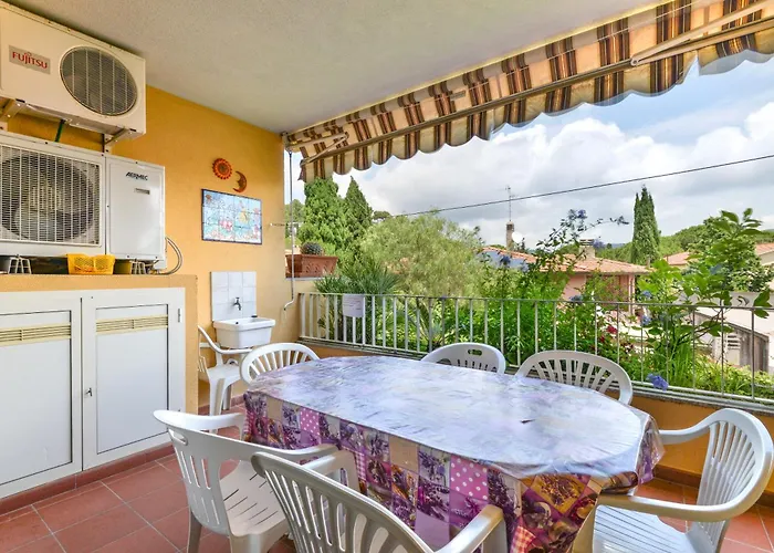 アパート Trilo Fucini *