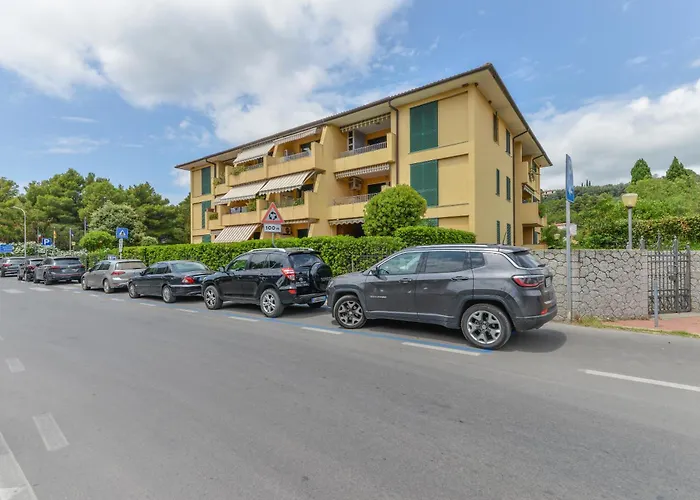 Trilo Fucini Apartment